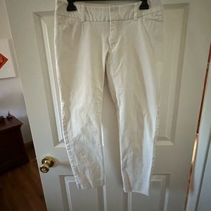 White stretchy crop pants